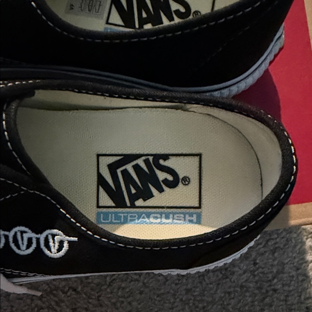 Vans Delridge SF Black White Sneakers - Picture 2 of 5